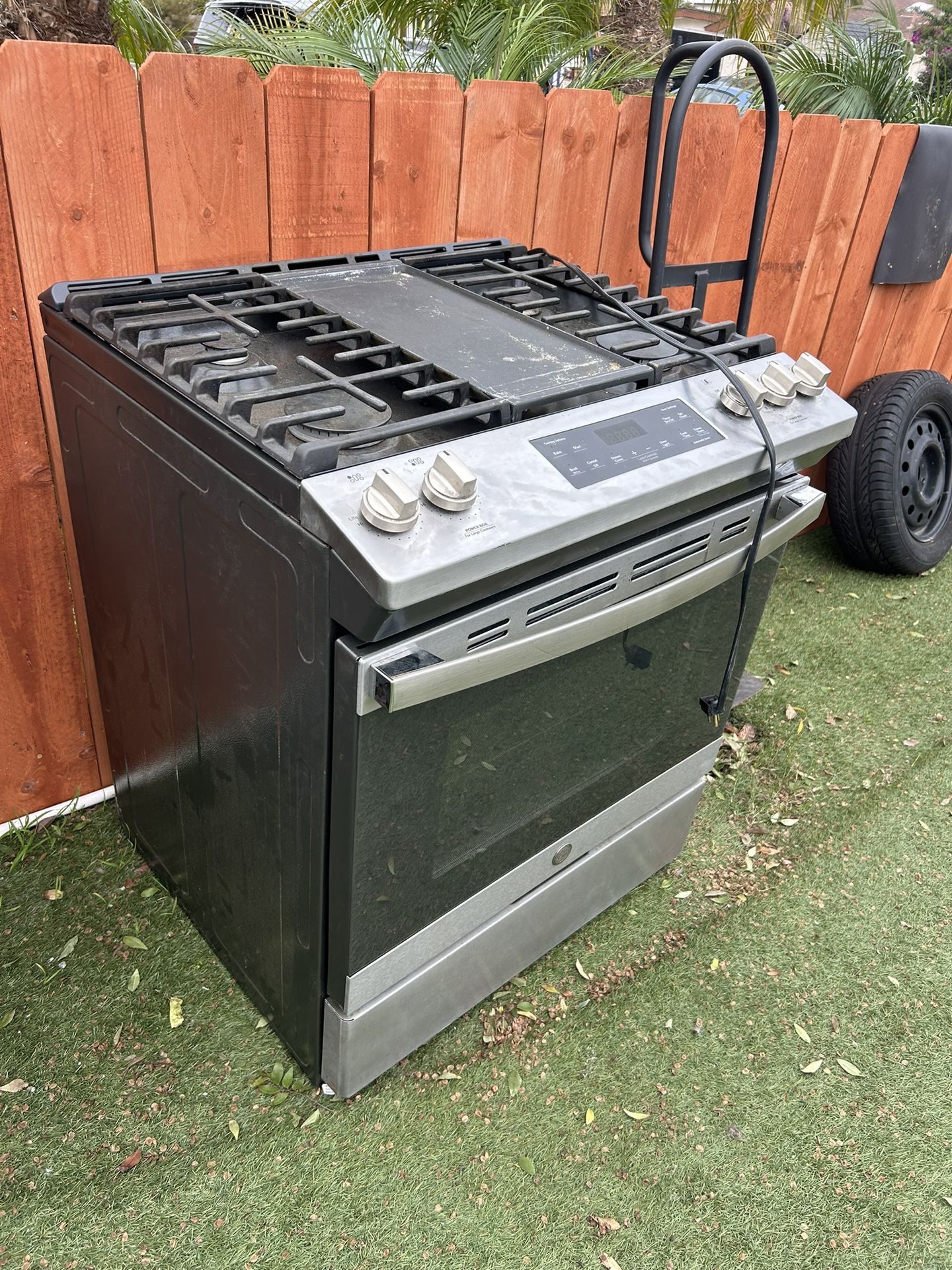 Estufa En Buenas Condiciones X $325. O Mejor Oferta