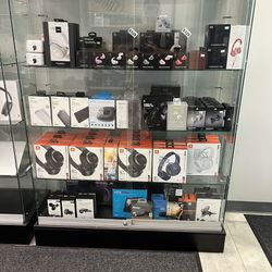 All Kinds Of Headphones Available For Sale 
