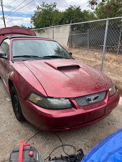 Ford Mustang Convertible – parts
