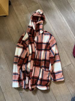 Buttonless fleece jacket - women's size M