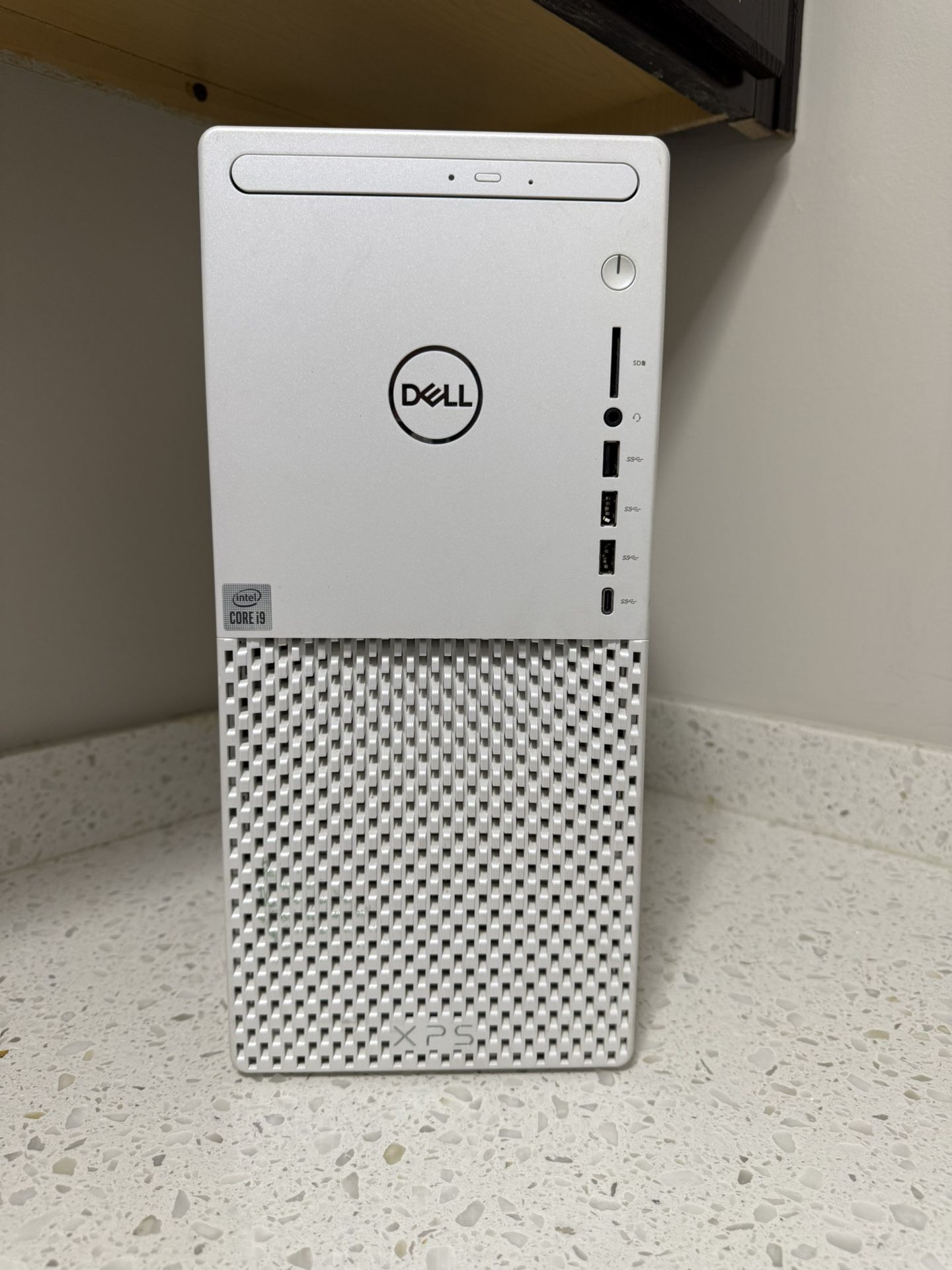 Dell XPS 8940, 32GB RAM, 1TB SSD, 1TB HDD, NVIDIA RTX 2070 Super, i9-10900