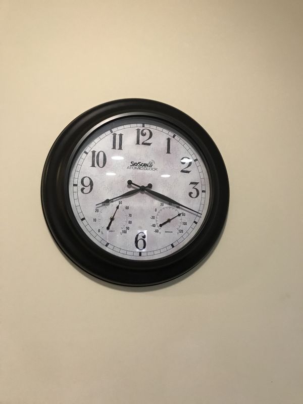 SkyScan atomic clock purchased from Costco for Sale in Westlake, OH
