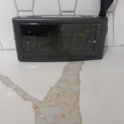 General ELECTRIC AM /FM Radio It Works WORKS PERFECT 