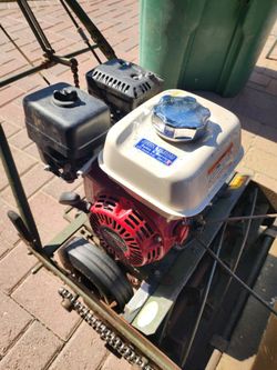 Walk behind reel mower with Honda GX160 commercial engine