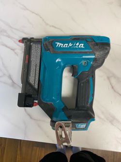 Makita 23 gauge cordless nail gun tool only
