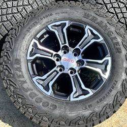(4) 2024 GMC CANYON OEM 18x8.5 6 SPOKE WHEELS RIMS 23377013 GOODYEAR LT275/65R18