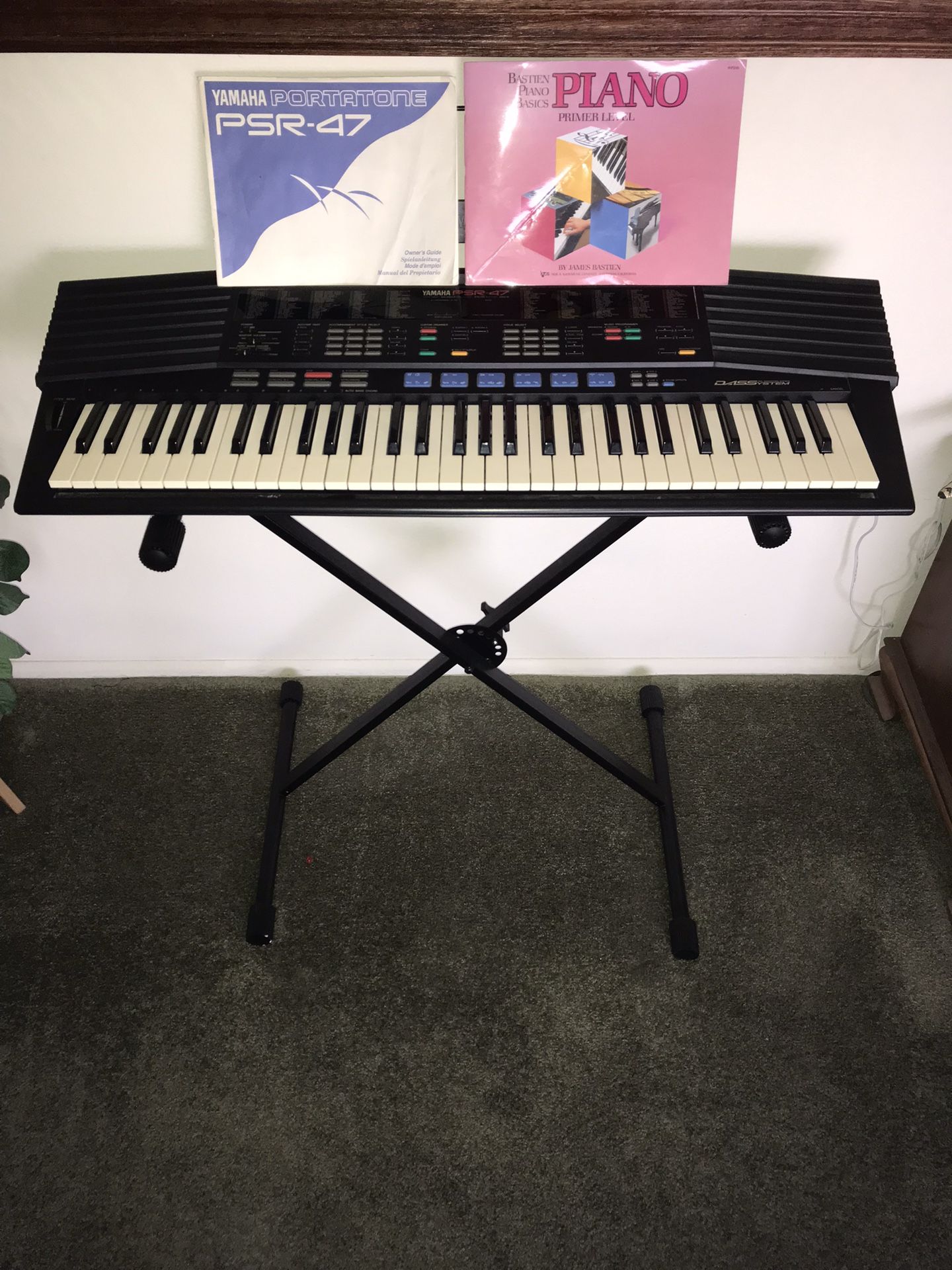 Yamaha Portatone Keyboard PSR 47 61 Key with stand $125 Obo