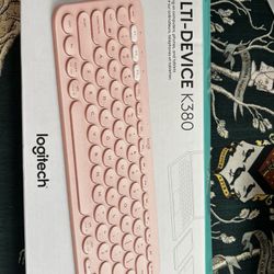 Logitech Keyboard - Pink