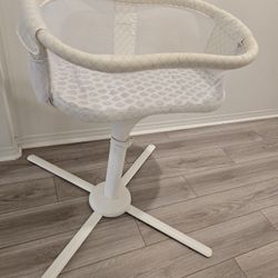 HALO BassiNest (Bassinet) Swivel Sleeper