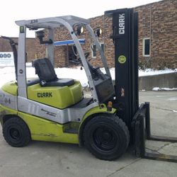 Pneumatic 2017 6K LB Capacity Clark Forklift 
