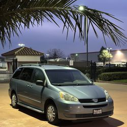 2004 Toyota Sienna