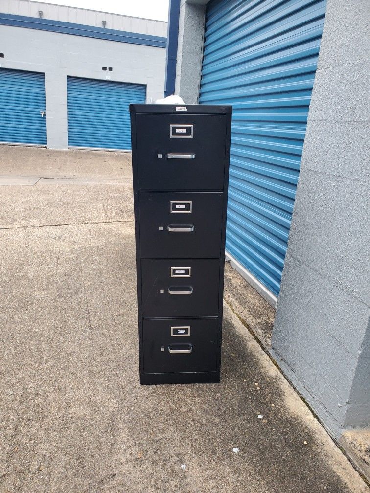 4 Drawer Vertical Letter File Cabinet $60 (Good Condition  ) No Lock/ No Key