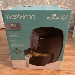 BRAND NEW SEALED AIR FRYER. 🥩🍗🍖.   3.7 QUART.  ADJUSTABLE SETTINGS.  AMAZON PRICE $79.98!!   ASKING ONLY $40 🔥🔥💰💰