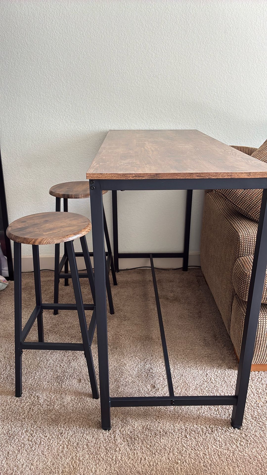 Table With 2 Stools