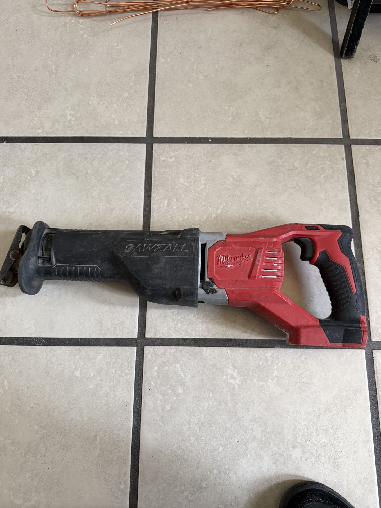 Tool Milwaukee Sawzall M18 ( No Battery)