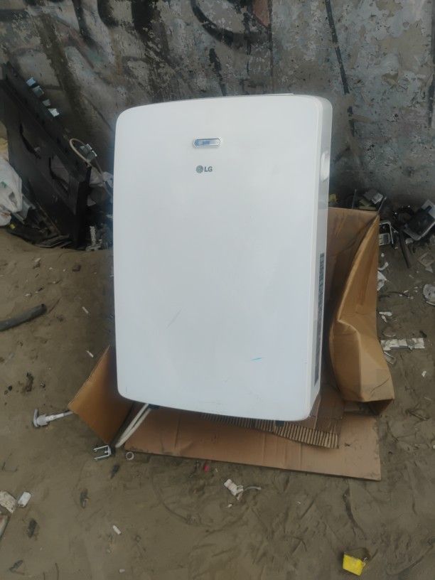 LG  Portable Air Conditioner 