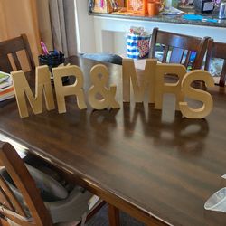 Mr. & Mrs. Decor