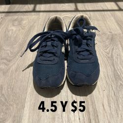 4.5Y Boys Shoes 