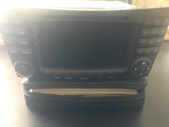 Mercedes E350 Stereo Head Unit
