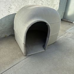 Large Igloo Doghouse 