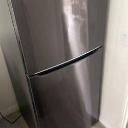 Frigidaire Fridge 
