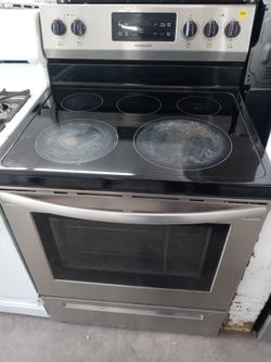 Frigidaire stainless steel glasstop stove - Free delivery
