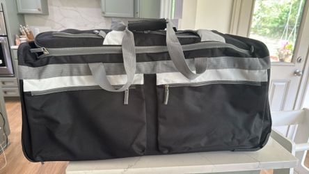 New Olympia Extra Large 33” 8 Pocket Rolling Duffle Bag