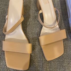 Heels Beige Size 9.5