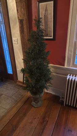 Decorative indoor/outdoor tree