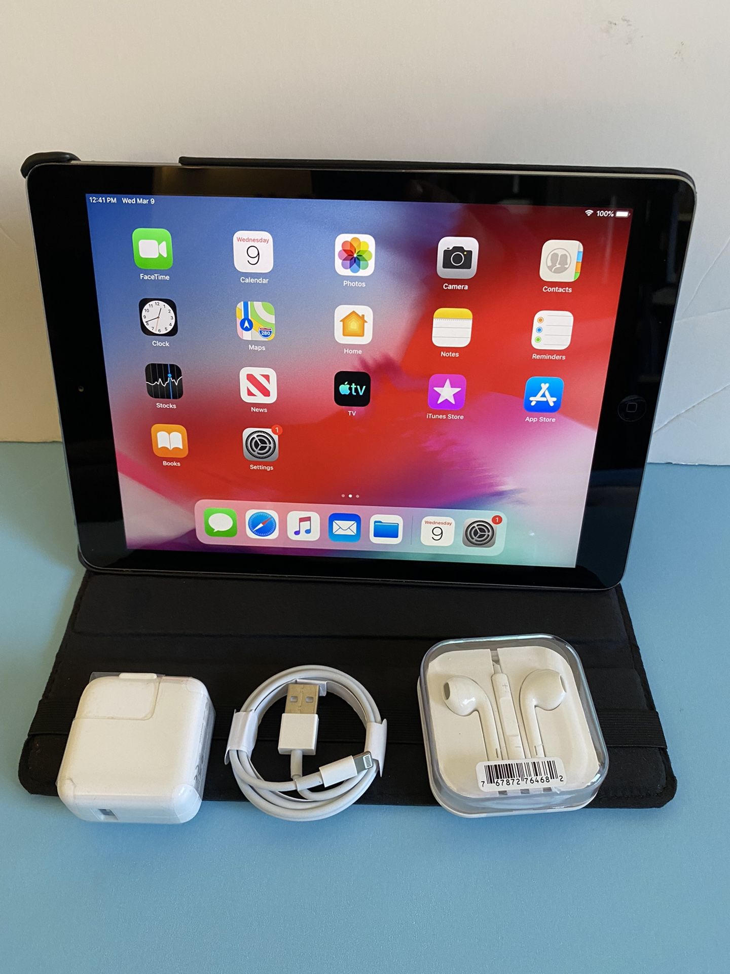 Apple IPad Air (9.7” Retina Display/ IOS 12 / Newer Than Ipad 4th Gen.) 16GB with complete Accessories (Roblox/ Disney+ supported//32GB for $169)