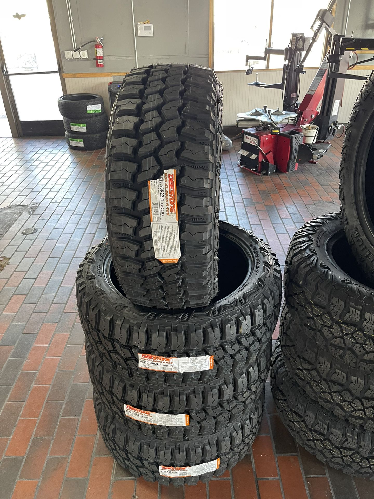 33 12.50 22 / Four Brand New Tires With Free Installation & Balancing 
