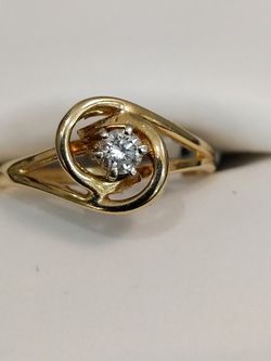 14k DIAMOND RING SZ ,5