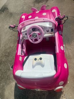 Minnie Mouse electric car with remote