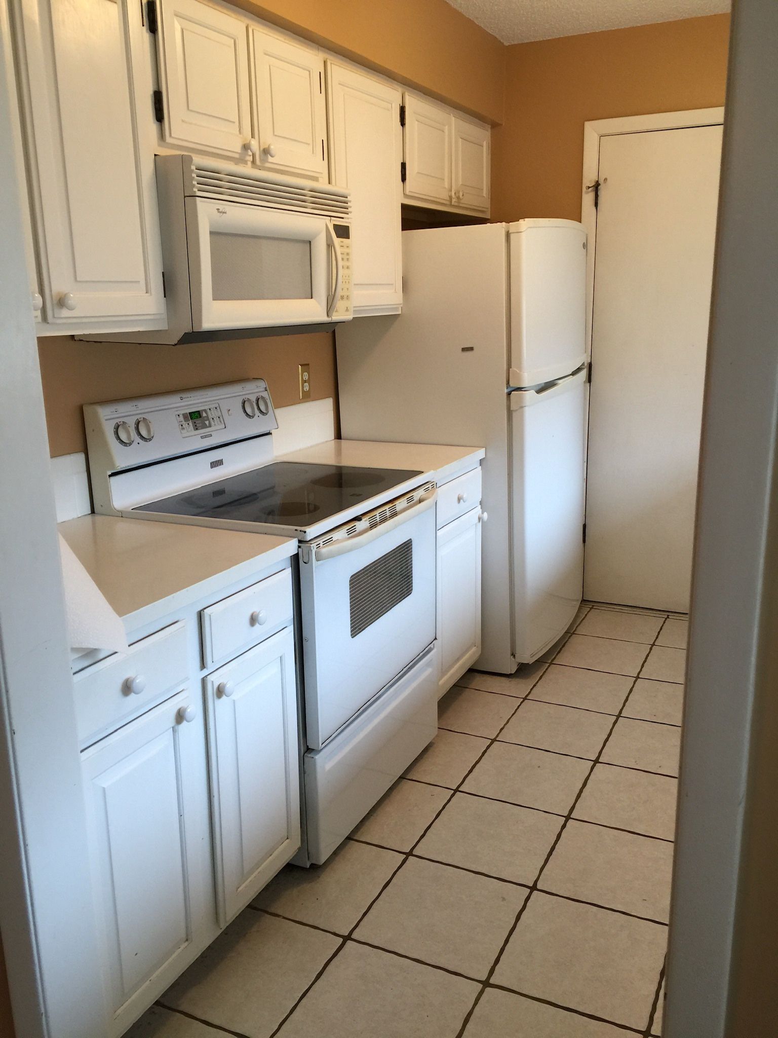 Free Appliances and Carpet