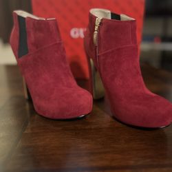 New Women’s Size 5.5 Red Suede Boots