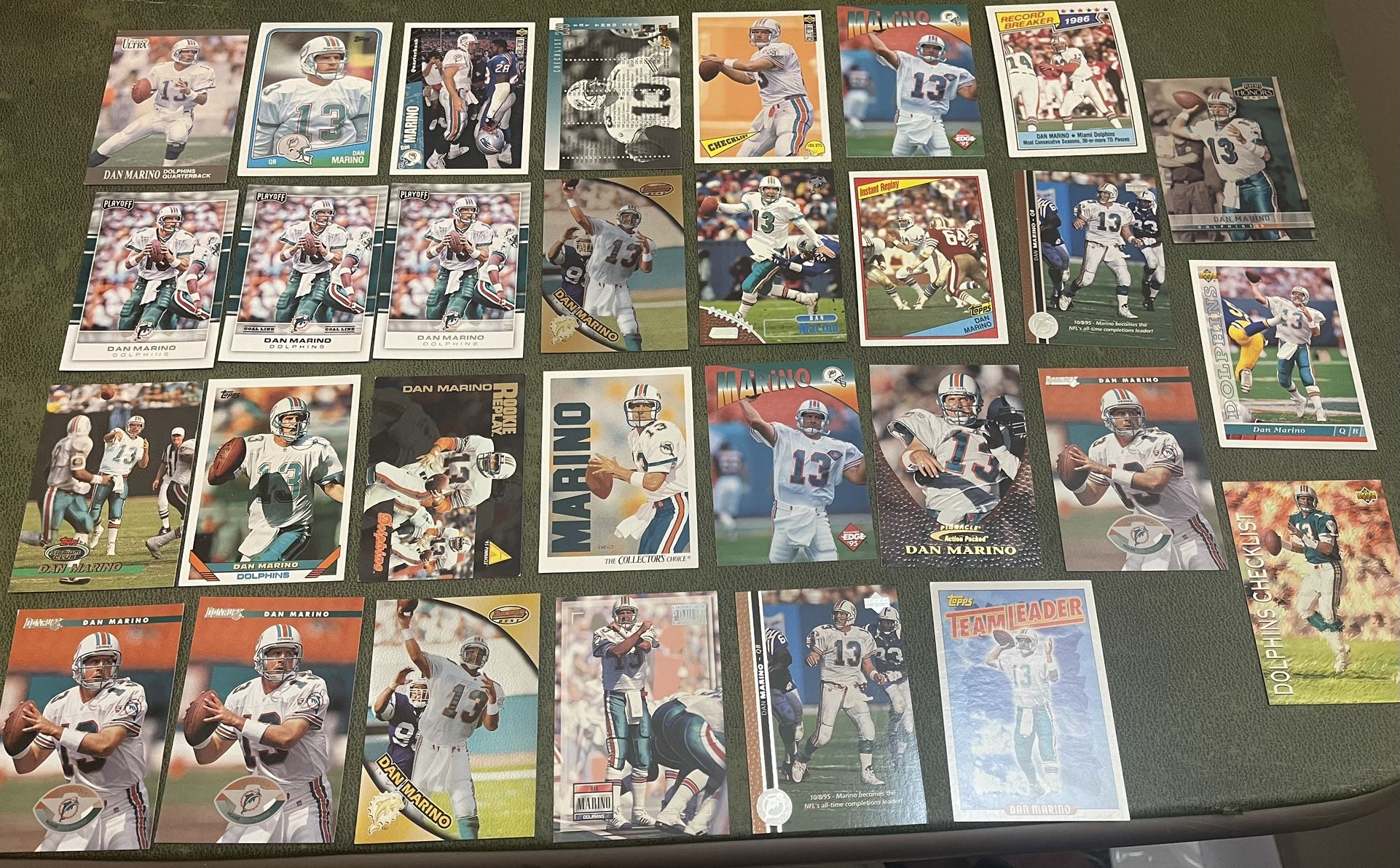 Lot of 30 Dan Marino Football Cards