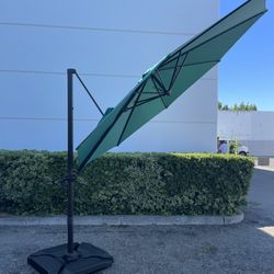 10ft Cantilever Offset Umbrella with 360 Degree Rotation and Tilt - No Weight 