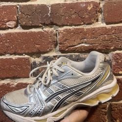 ASIC 1130 Burch Size 9