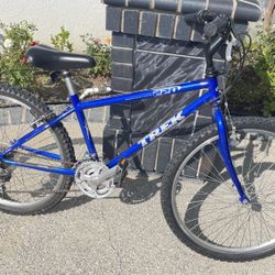 Trek 24" Blue Mountain Bike with Shimano 18 Speed Gears Sram Shifters