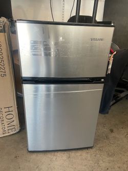 Vissani 3.2 cu. ft. Mini Refrigerator in Stainless Look with 2-Doors, Glass Shelves, and Energy Efficiency
