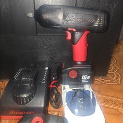 Snap.on WRENCH TORQUE  WITH CHARGER & 2 / 18v. Batterys. All Work 1/2" Size. Great.  Make Offer