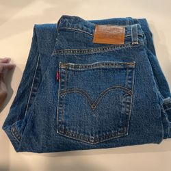 Levi Women’s Pants 