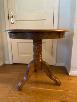 Vintage Oak Pedestal/ End Table