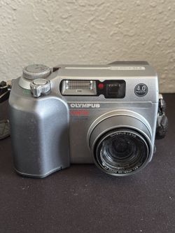 Olympus CAMEDIA C-4000 Zoom 4.0MP Digital Camera - Silver - Untested