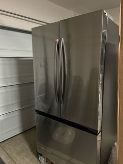 Open Box Samsung 32 Cu. Ft. French Door Refrigerator – $1,800