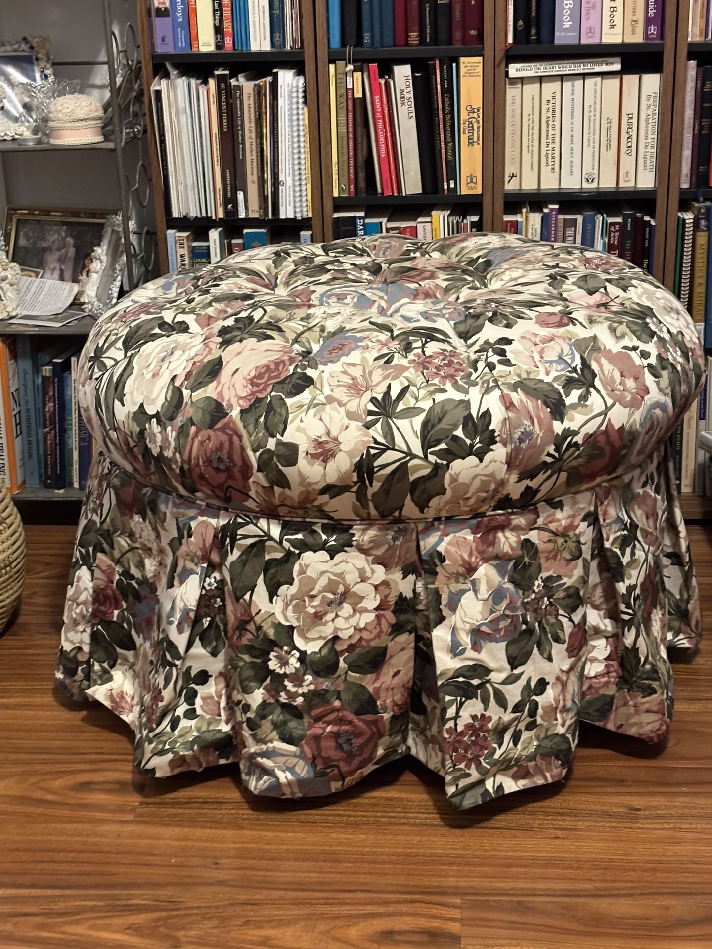 Round Floral Print Ottoman