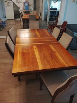 Dining room table w chairs