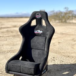 Black Prisma Ultra Bucket