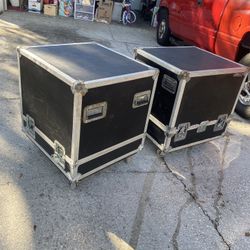 2 Road Cases