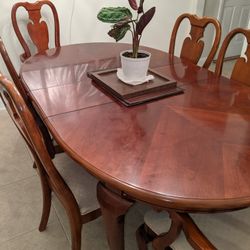 Dining Table, Hutch And 6 Chair